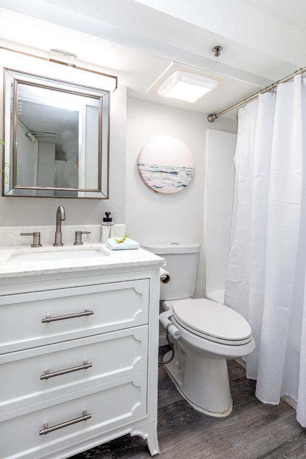 Appartamento Beautifully Upgraded Studio Close To Waikiki Beach Honolulu Esterno foto
