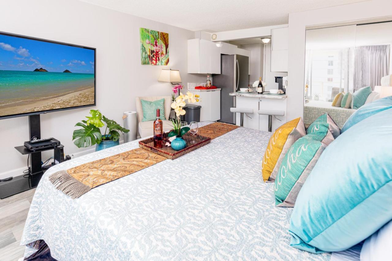 Appartamento Beautifully Upgraded Studio Close To Waikiki Beach Honolulu Esterno foto