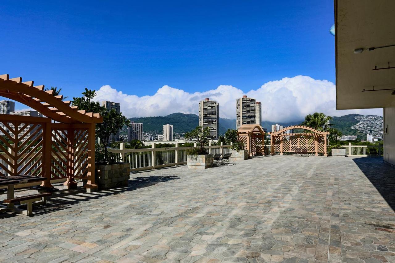 Appartamento Beautifully Upgraded Studio Close To Waikiki Beach Honolulu Esterno foto